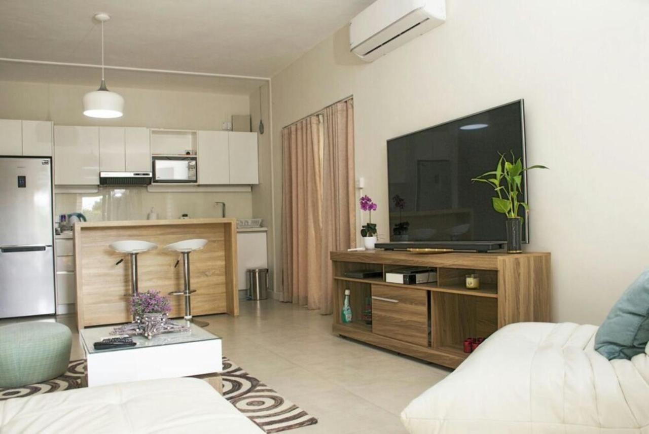 Luxury Modern 2-Bed Apartment Pereybere Grand Baie Bagian luar foto